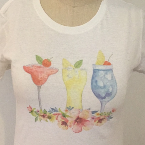 NWOT white cotton tee with mixed drinks, size small. - Picture 2 of 3
